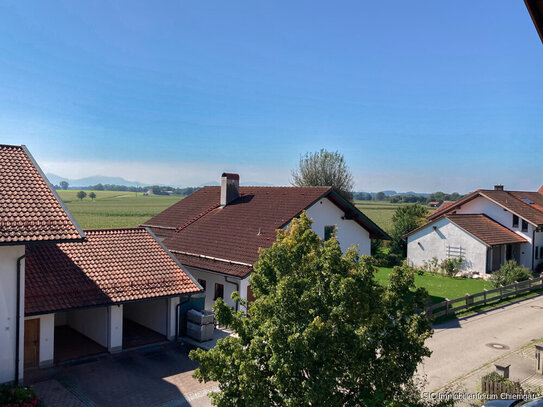 Freier Blick! Sofort beziehbar! 2 Zi.-Dachgeschosswohnung mit Südbalkon und Bergblick