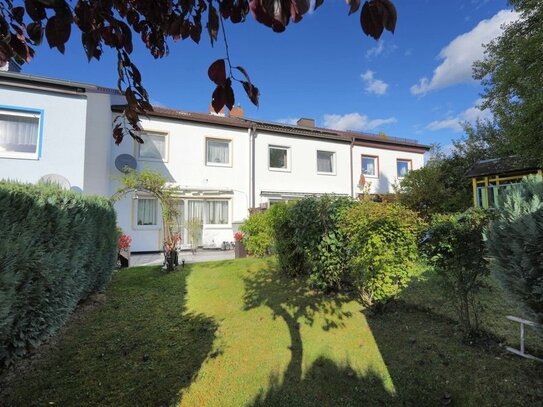 Sehr gepflegtes Reihenhaus mit gemütlichem Garten und Garage in schöner Coburger Stadtrandlage