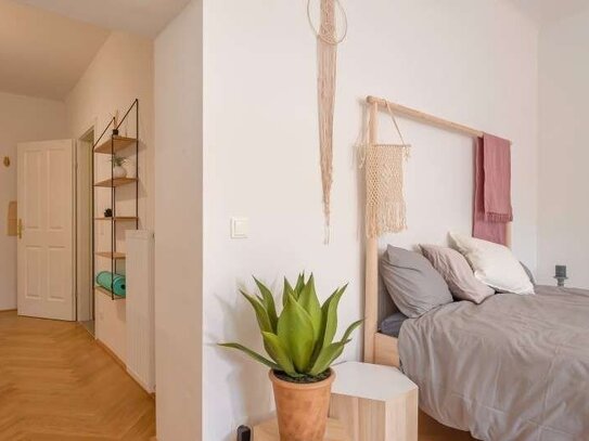 Neu renovierte 1 ZIMMER Wohnung