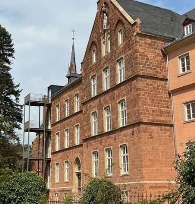 Einzigartige moderne, luxuriöse Wohnung in hervorragender Lage im Klosterhof Olewig