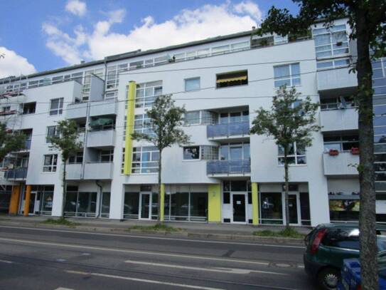 Singlewohnung mit Balkon, Aufzug und Einbauküche in direkter Nähe zum Lindenauer Hafen!