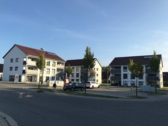 Sehr schöne 3 Raumwohnung im 2.OG mit Balkon und PKW Stellplatz