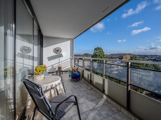 Wohnen mit Weitblick: gepflegte 2 Zimmer-Wohnung mit Fensterbad, großem Balkon und Garage in Hüls