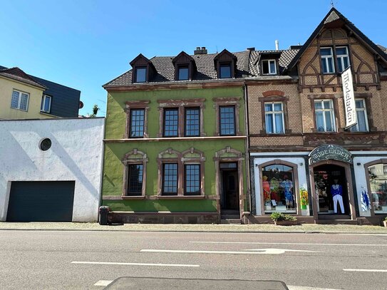 Preiswert & fantasievoll: Historisches Stadthaus in St. Arnual!