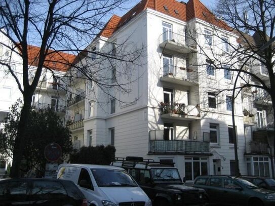 Schöne 1-Zimmer-Altbauwohnung mit EBK und Balkon in HH-Eimsbüttel BESICHTIGUNG: 30.10.2024, 17.00 Uhr - 18.00 Uhr - NUR…