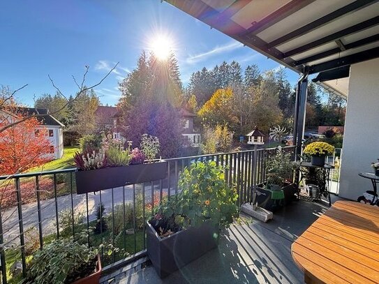 Wohnen am Kurpark: Unverbaubarer Blick ins Grüne, sonniger Balkon, 2 Tageslichtbäder, EBK., KfW 55!