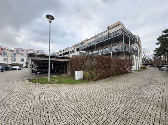 Geräumioge, helle 3 - Zimmer Wohnung mit großem Balkon und Carport zu verkaufen