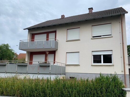 Solide gebautes Zweifamilienhaus mit Potential in Werneck/OT