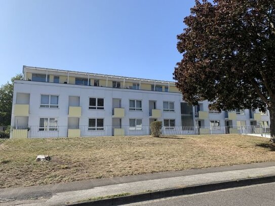 Freundliches Apartment mit separater Küche und Balkon