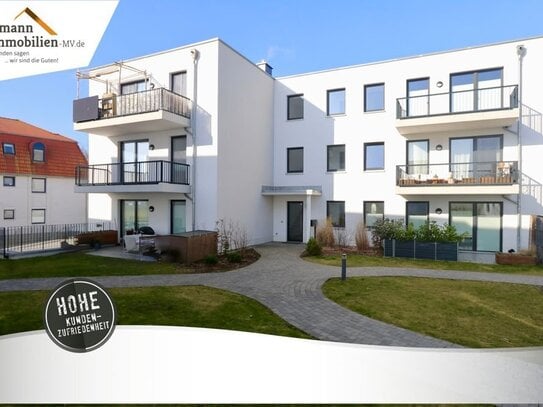 Komfortable, neuwertige 3-Raum-ETW mit Balkon, Tiefgaragen-Stellplatz und Fahrstuhl in Bentwisch!