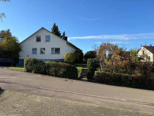 Freistehendes Einfamilienhaus mit Potenzial, großes Grundstück mit erweiterbarem Baufenster