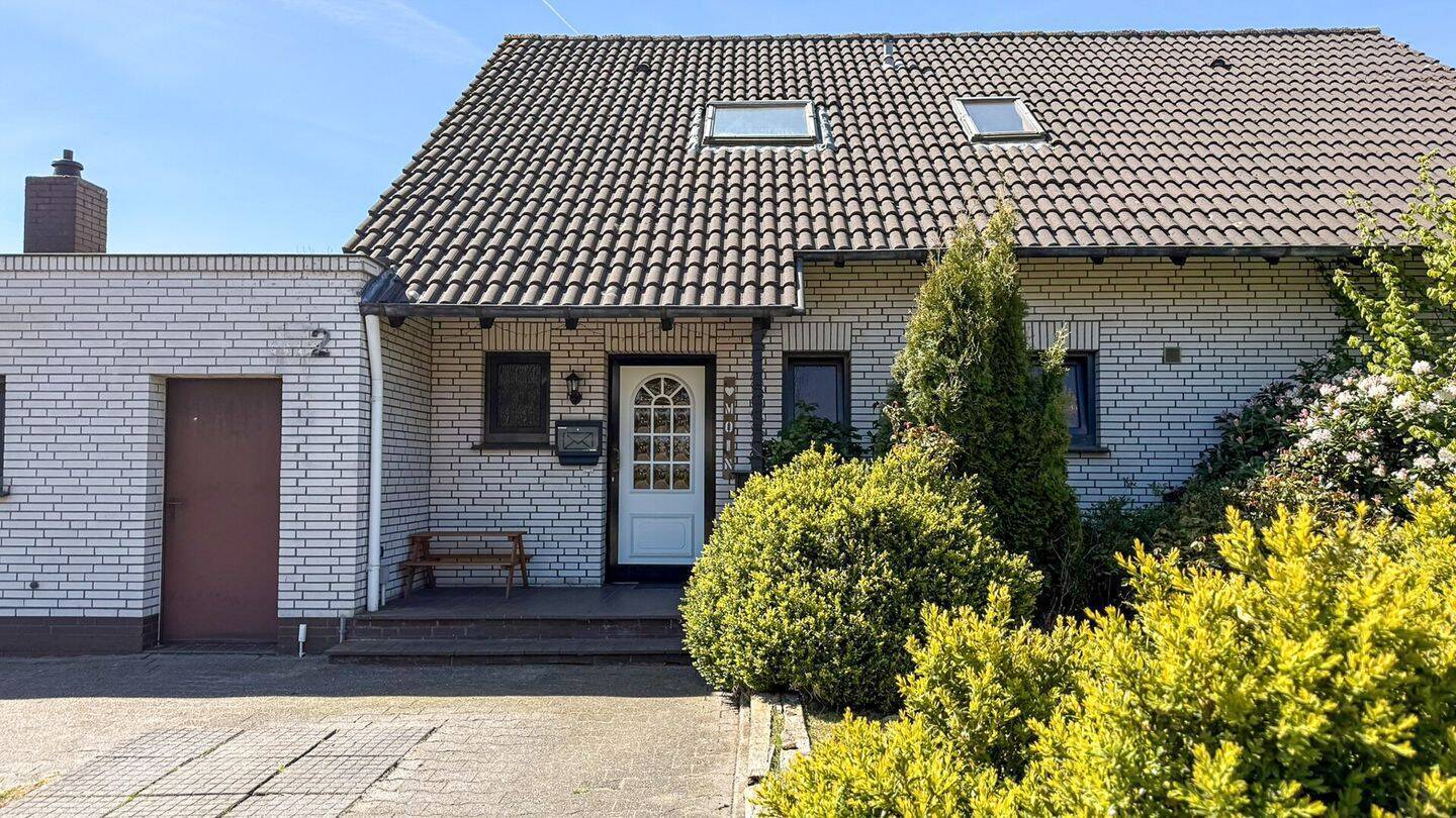 Real Estate Title Image Background