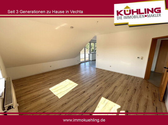 ***Helle 3 Zimmer Dachgeschosswohnung mit Balkon ***