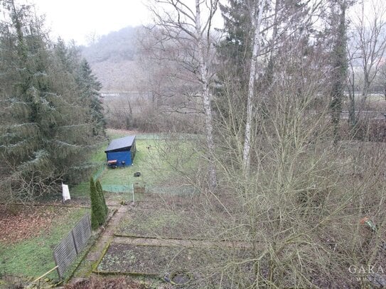 Älteres Zweifamilienhaus mit Garten - zur Zeit vermietet