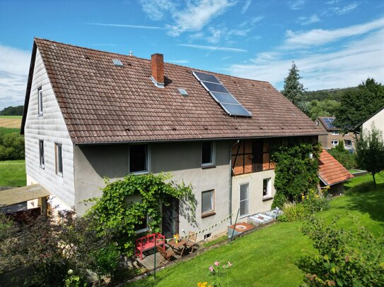 Viel Platz für die Familie! Haus mit Nebengebäuden und großem Grundstück wartet auf Sie!