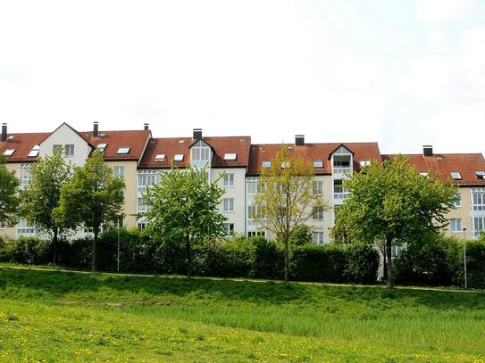 Helle und freundliche Zwei-Zimmer-Wohnung mit Erker