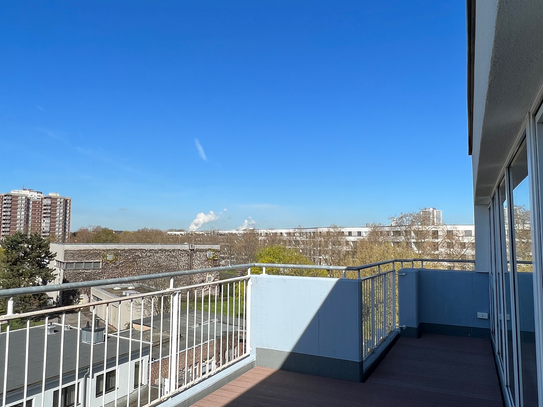 Helle 2-Zimmer-Wohnung mit Balkon und Terrasse im 6. Stock für Singles und Paare