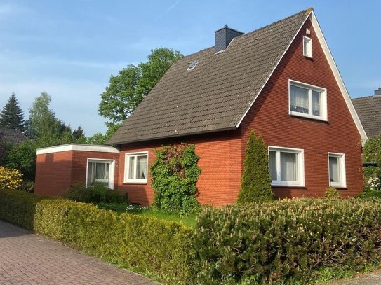 ***RESERVIERT*** Gepflegtes Einfamilienhaus mit Einliegerwohnung und Garage in der Nähe des Julianenparks