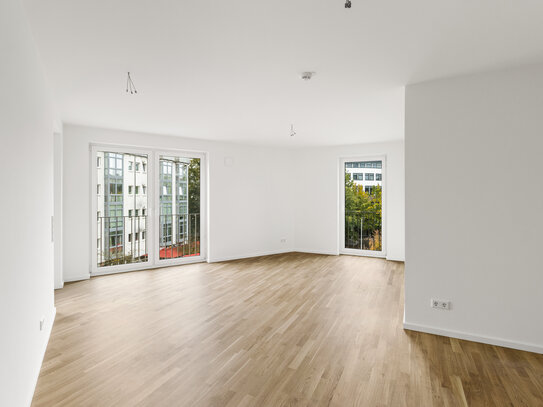 Moderne 4 Zimmer Wohnung Medium (unmöbliert) mit Küche, Zugang zu Fitnessstudio und großzügigen Terrasse