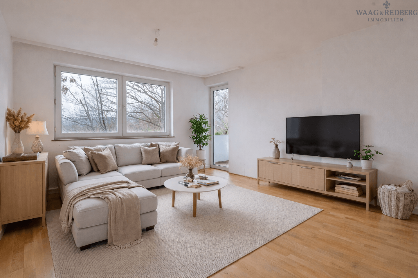 3 Zimmer Wohnung mit Balkon und Blick ins Grüne in FFM-Ost