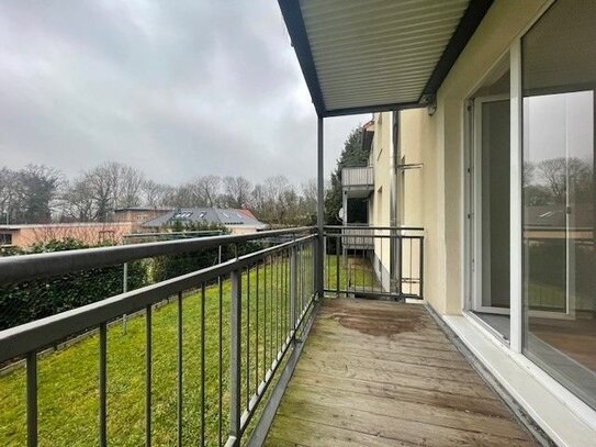 *** Helle kleine 3 Zimmer * Wohnung * Balkon * Wannenbad * 15.03.25 ***