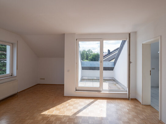 Zwei Zimmer Küche Bad Terrasse und Balkon in 3-Familienhaus