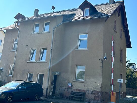 SANIERUNGSBEDÜRFTIGES MEHRFAMILIENHAUS IN ZENTRALER LAGE!!!