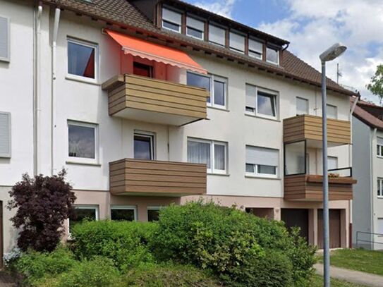 Gemütliche 3- Zimmer Wohnung mit Balkon und Blick auf die Felder.