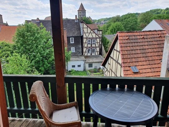 DIREKT AM MARKTPLATZ!!! Gemütliche Dachgeschosswohnung mit Einbauküche