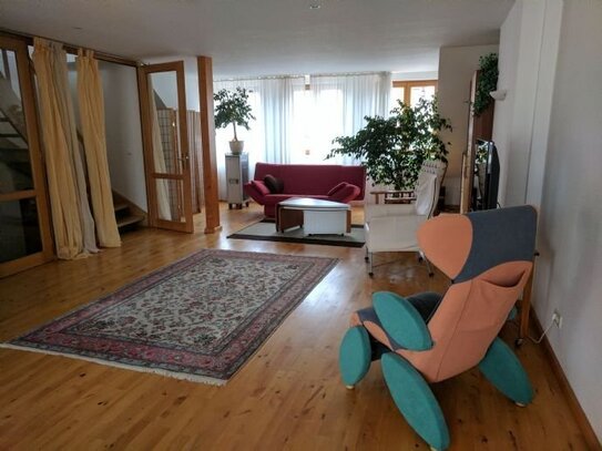 Helles, sehr ruhiges Penthouse für eine Person (NICHTRAUCHER/IN)