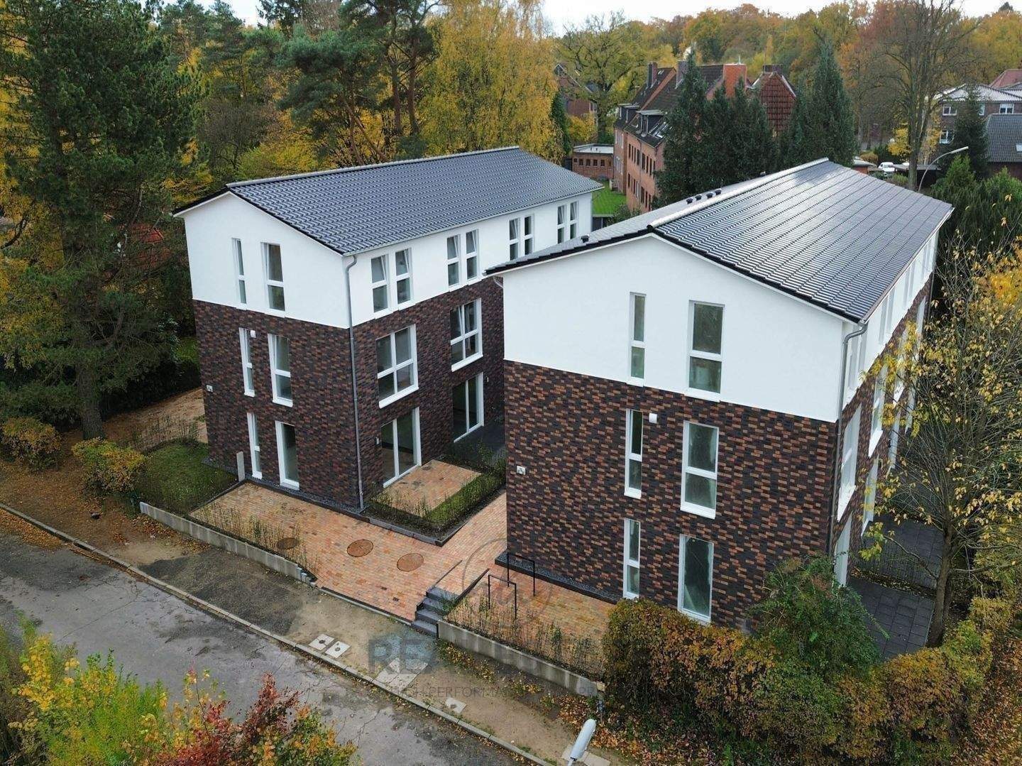 Modernes Wohnen auf drei Etagen – Neubau in Hamburg-Volksdorf