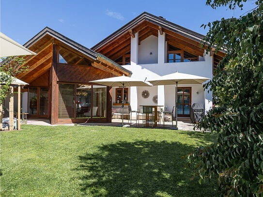 Sehr gepflegtes, charmantes Landhaus mit bezauberndem Garten in ruhiger Lage von Dießen