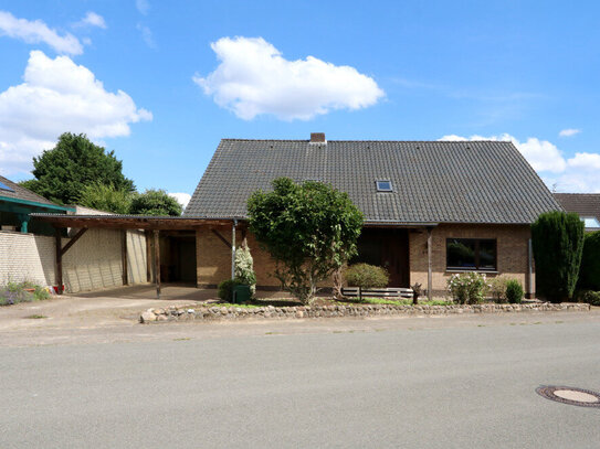 Geräumiges Ein- bzw. Zweifamilienhaus im Dornröschenschlaf in Langförden