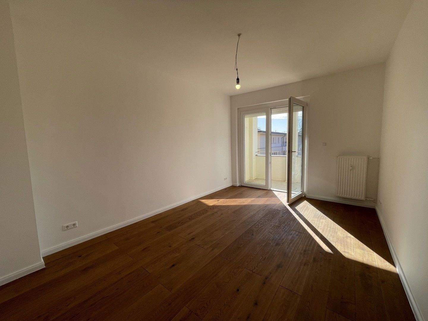 Erstbezug nach Sanierung: gemütlicher 3-Zimmer-Altbau mit Balkon nahe S-Bhf. Sundgauer Str. - Foto 1