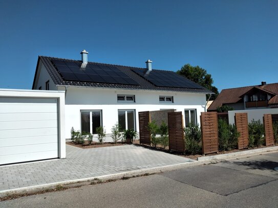 Niedrigenergiehaus mit PV-Anlage in der Tuttlinger Nordstadt zu vermieten