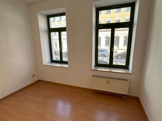 Günstige 3-Zimmer mit Laminat, Wannenbad, offener Küche und Balkon in Bestlage am Küchwald!