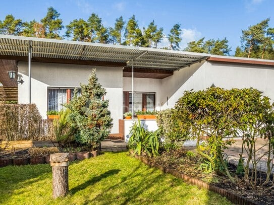 Geräumiger Bungalow mit Garage, Gartenidylle, Gartenhäuschen und lebenslangem Wohnrecht