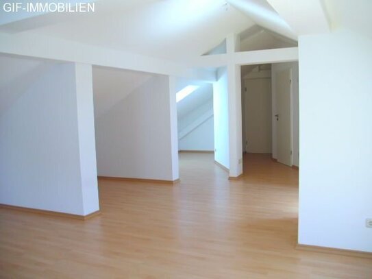 1-2 Zimmer Mansardenwohnung in Altenstadt-WN ** 3 Stock** Stellplatz