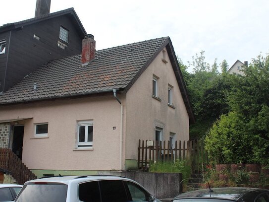 **REDUZIERTE MAKLERGEBÜHR** - gestalten Sie selbst - Wohnhaus mit 120 qm Wohnfläche