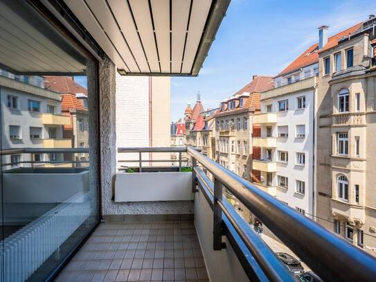 Modernisierte Zwei-Zimmer-Wohnung mit zwei Balkonen im angesagten Lehenviertel