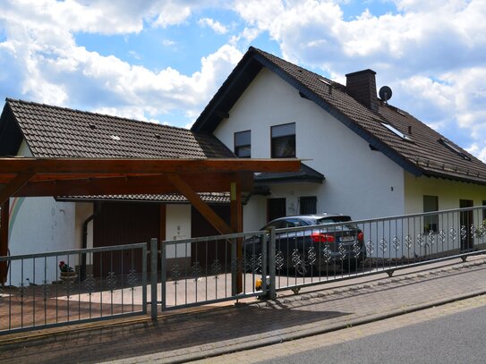 Großzügiges, hochwertiges Einfamilienhaus mit Einlieger-Wohnung und traumhaft angelegten Garten