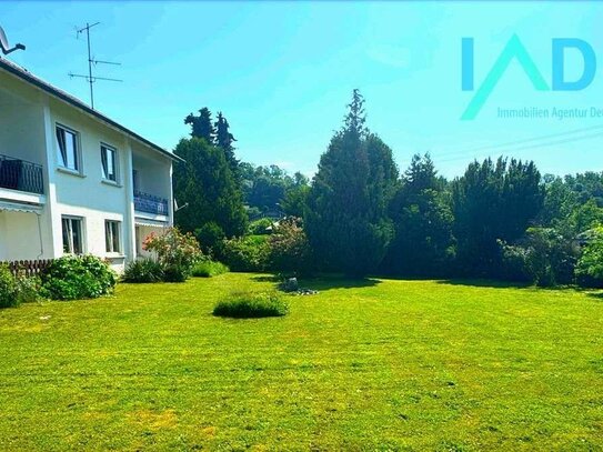 Doppelhaushälfte mit großem Garten in ruhiger Lage