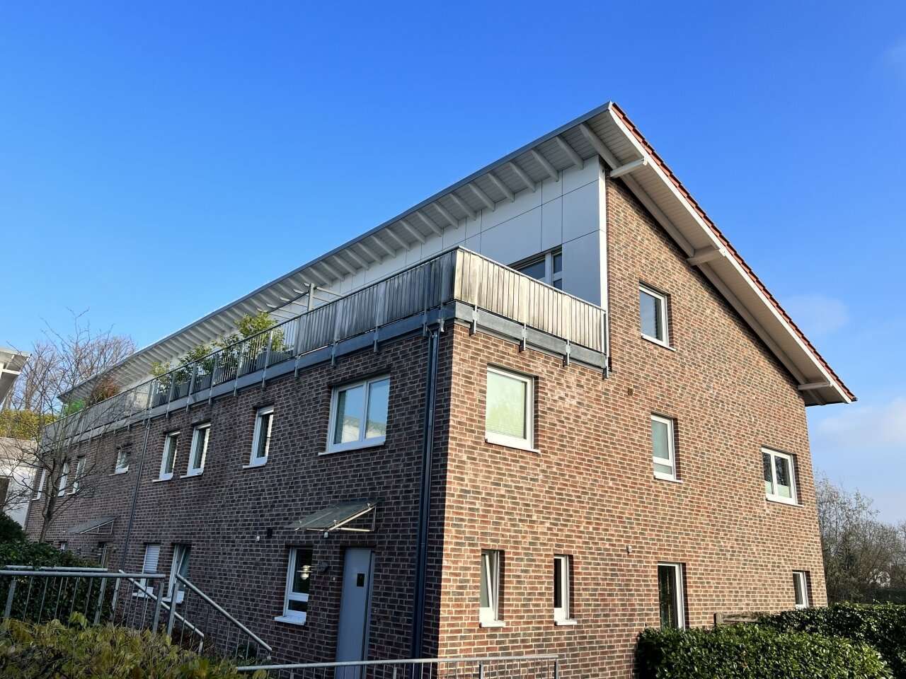 Provisionsfrei! 3 Zi Wohnunung mit Balkon in Düsseldorf, inkl. Tiefgaragenplatz! Kapitalanlage