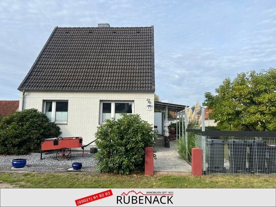 Kleines Familienhaus mit großem Grundstück in ruhiger Lage!