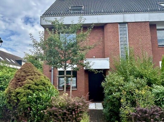 schön und ruhig gelegenes, solide gebautes Zweifamilienhaus in Düsseldorf-Benrath/Urdenbach