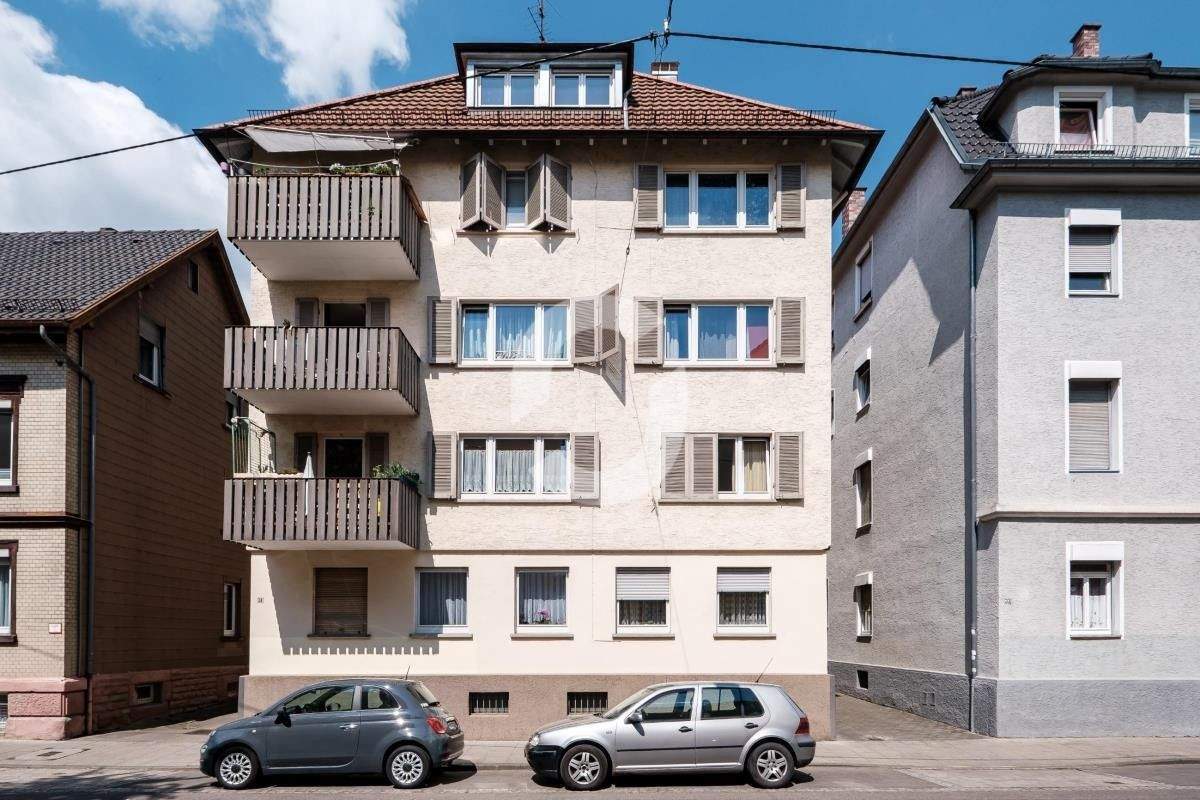 Gepflegtes 10-Familienhaus mit Hinterhaus sowie Potential in Stuttgart-Bad Cannstatt