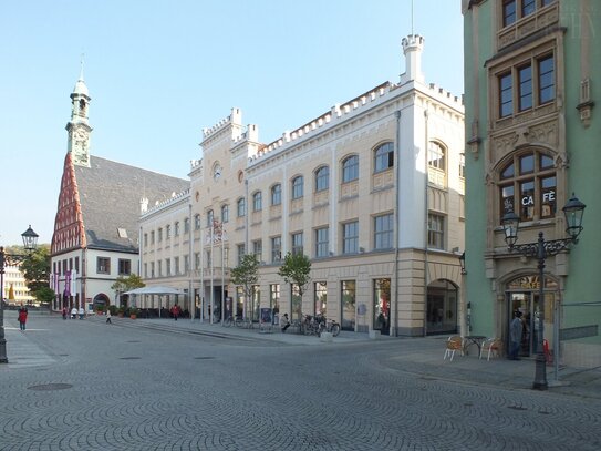 MEHR ZENTRUM GEHT NICHT !!! - Ladengeschäft auf 2 Etagen - direkt am Rathaus