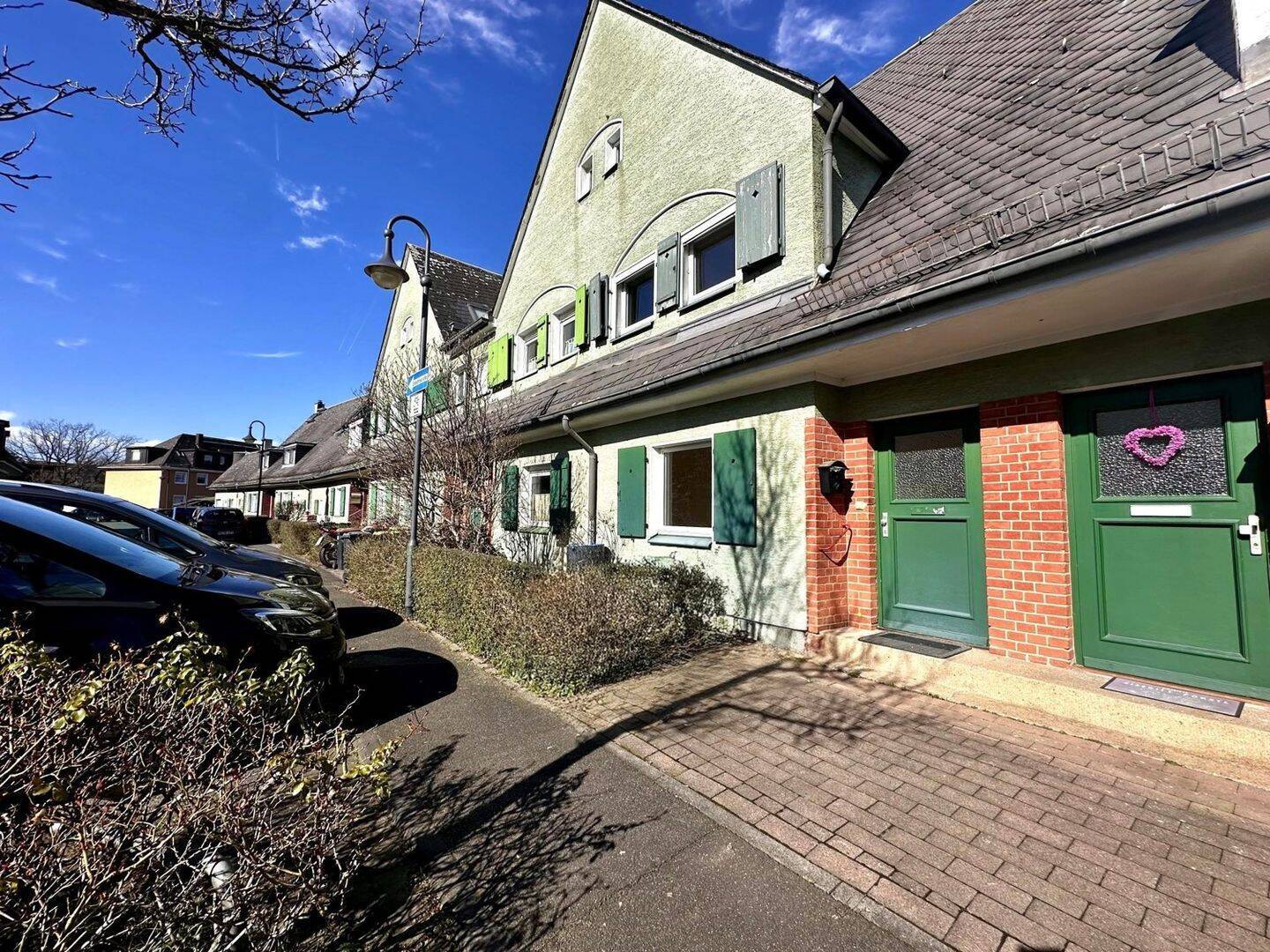 Historisches Reihenhaus auf Erbpachtgrundstück in familienfreundlicher Lage