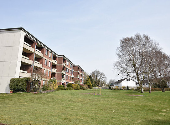 Stop! Sonnige 2 Zi. Whg. gr. Südwestbalkon, zentral in Barmstedt mit Blick ins Grüne zum 01.11.`24