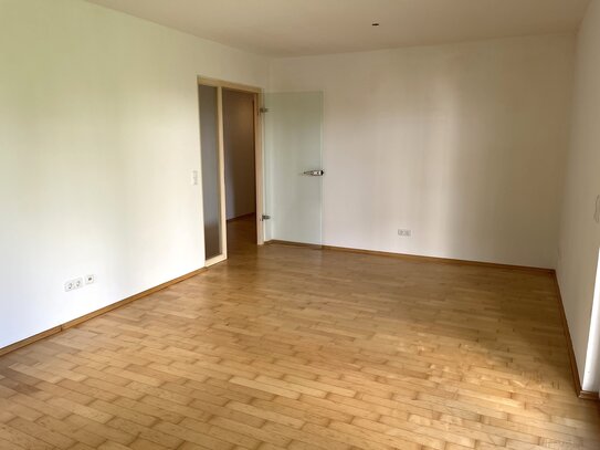 Geräumige, helle 3-Zimmer-Erdgeschosswohnung mit Terrasse in Hennef